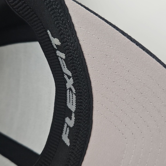 Like New Milwaukee Fitted Hat L-XL - Picture 8 of 8